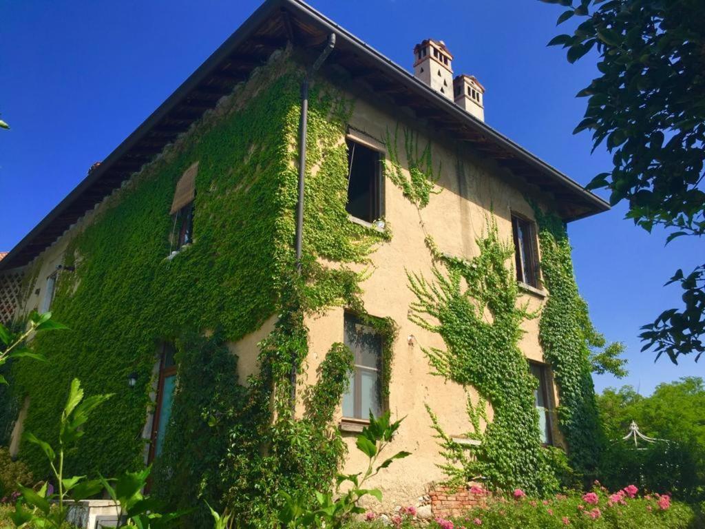 Castello Di Cernusco Lombardone Bed and Breakfast Buitenkant foto