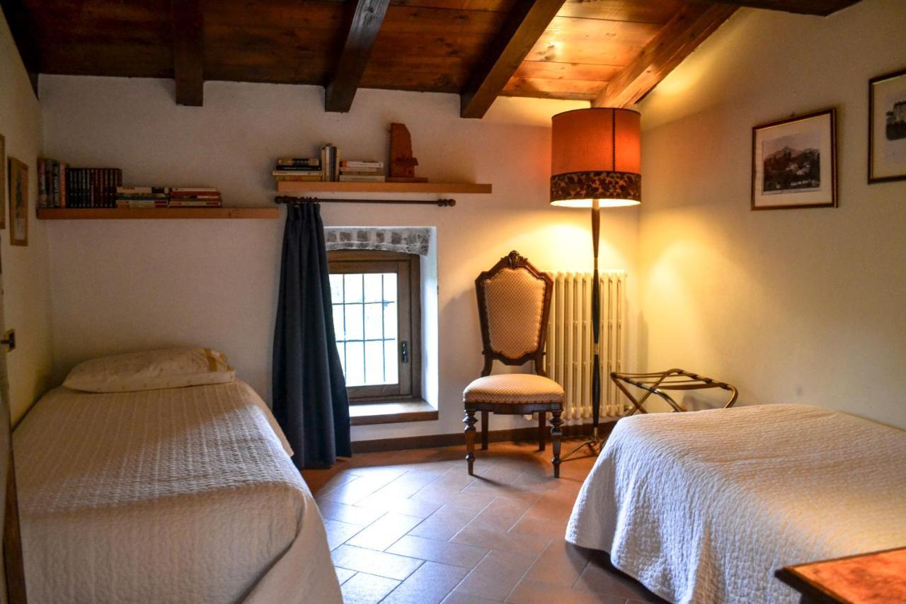 Castello Di Cernusco Lombardone Bed and Breakfast Buitenkant foto