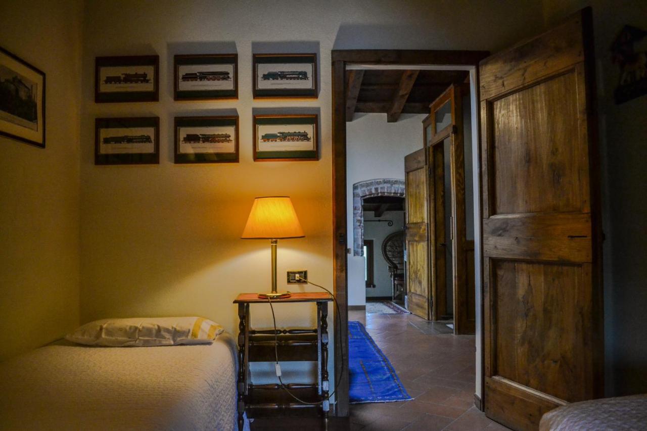 Castello Di Cernusco Lombardone Bed and Breakfast Buitenkant foto