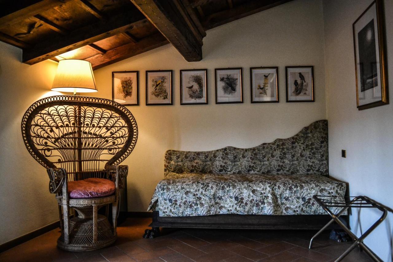 Castello Di Cernusco Lombardone Bed and Breakfast Buitenkant foto