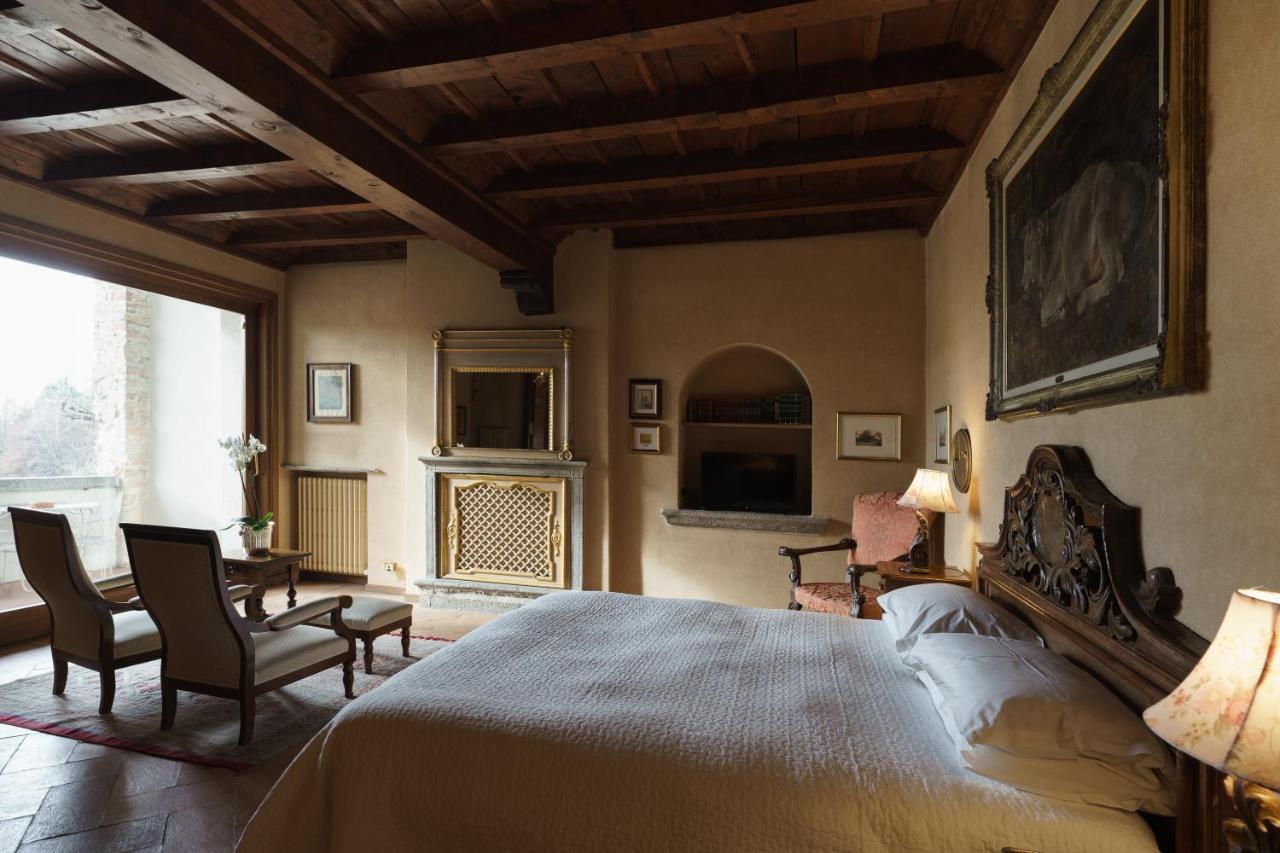 Castello Di Cernusco Lombardone Bed and Breakfast Buitenkant foto