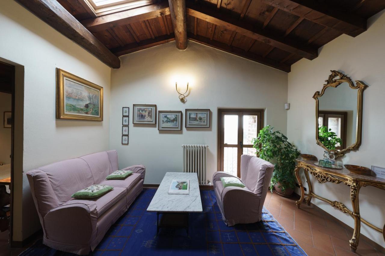 Castello Di Cernusco Lombardone Bed and Breakfast Buitenkant foto