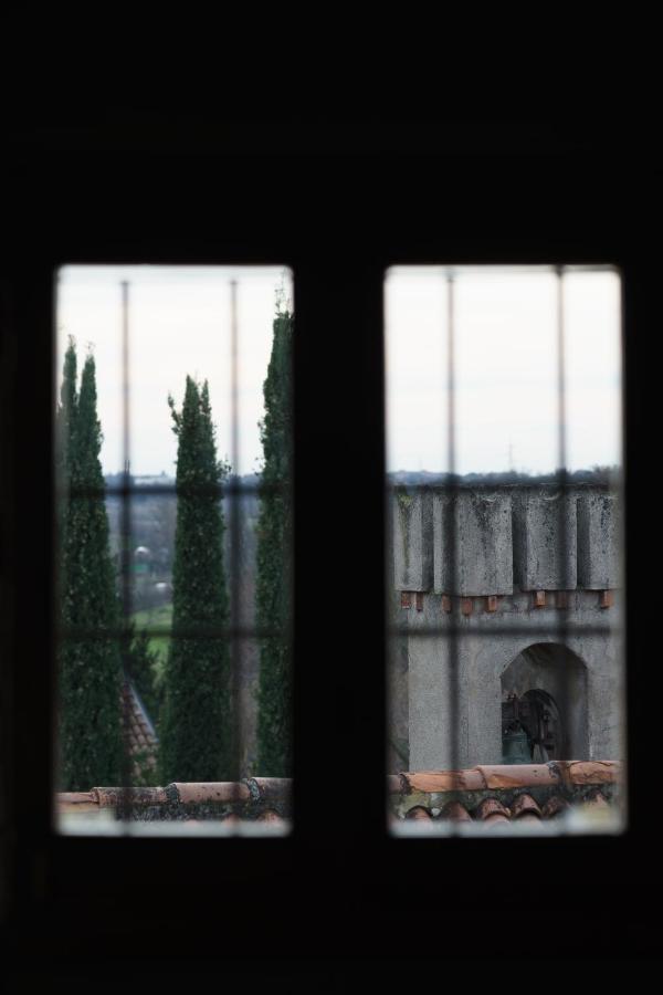 Castello Di Cernusco Lombardone Bed and Breakfast Buitenkant foto