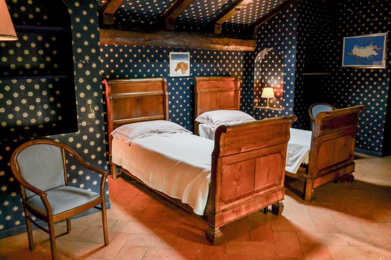 Castello Di Cernusco Lombardone Bed and Breakfast Buitenkant foto
