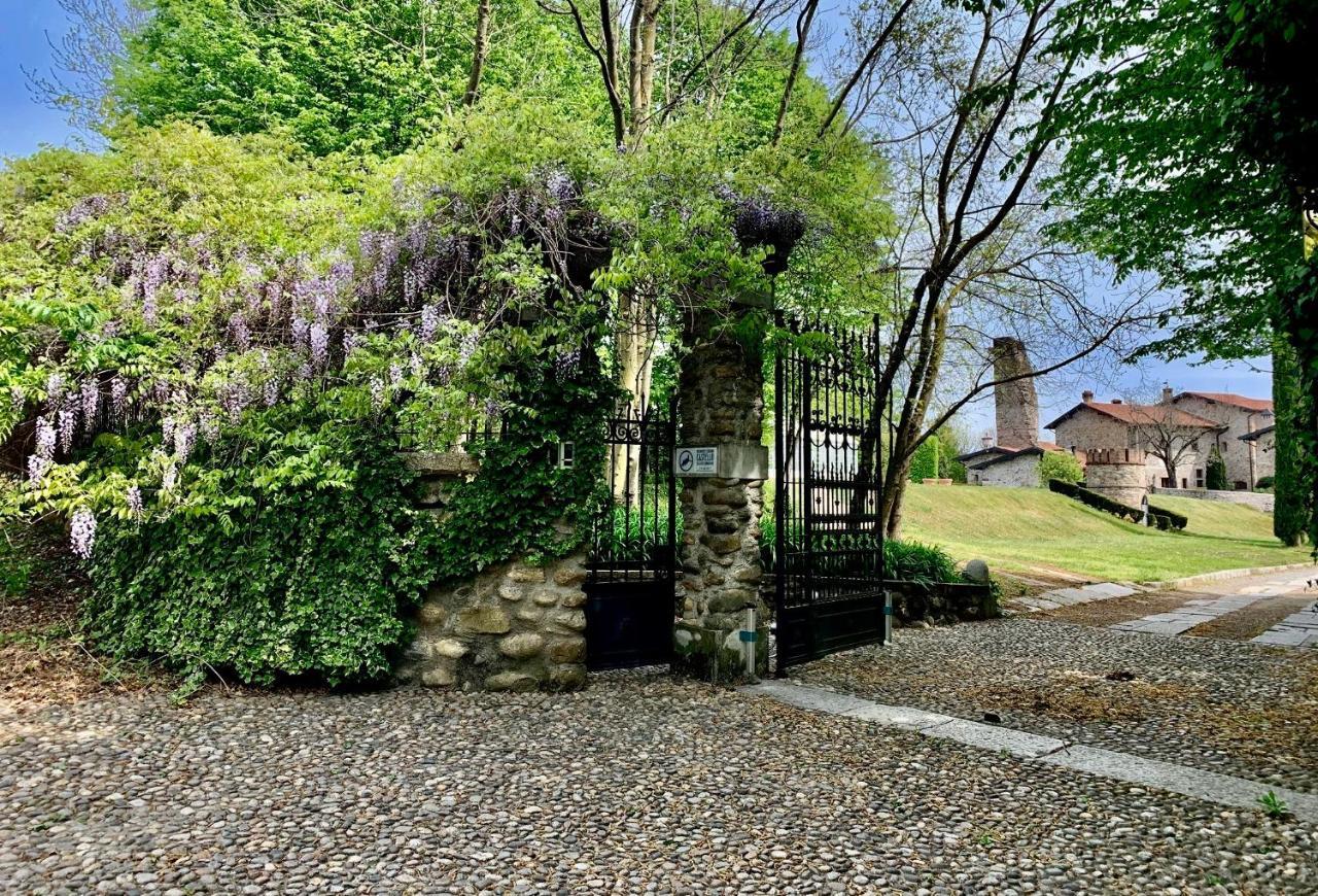 Castello Di Cernusco Lombardone Bed and Breakfast Buitenkant foto